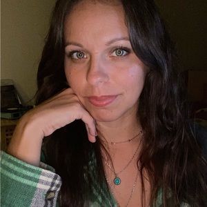 Meet your Posher, Emina